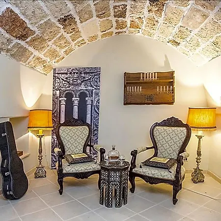 Lucrezio Bed & Breakfast 3*